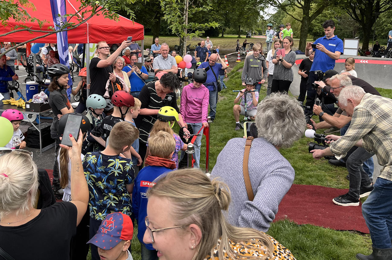 Vrienden Park de Meet Opening Pumptrack Burgemeester Hollands kroon 02
