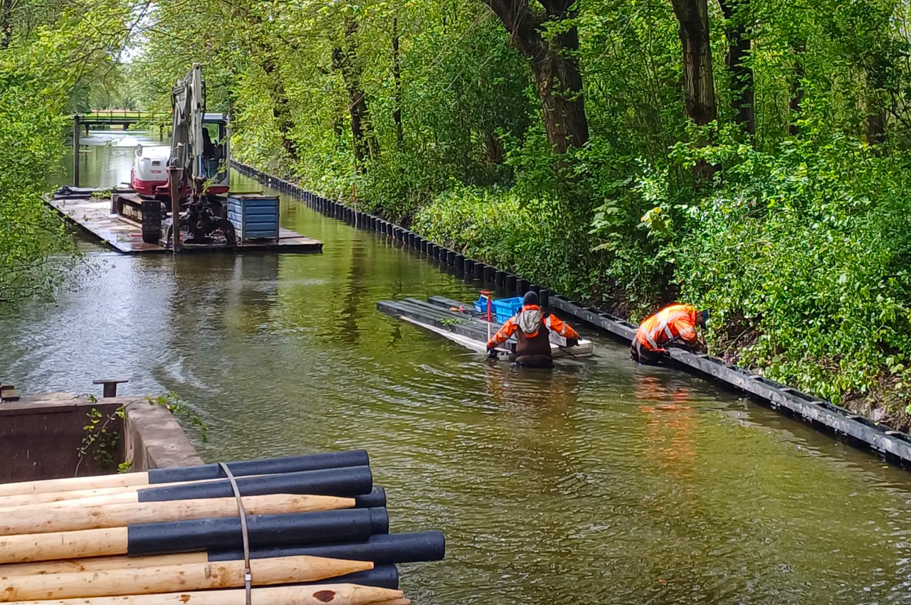 Vrienden Park de Meet Vervangen Oude Beschoeiingen 04