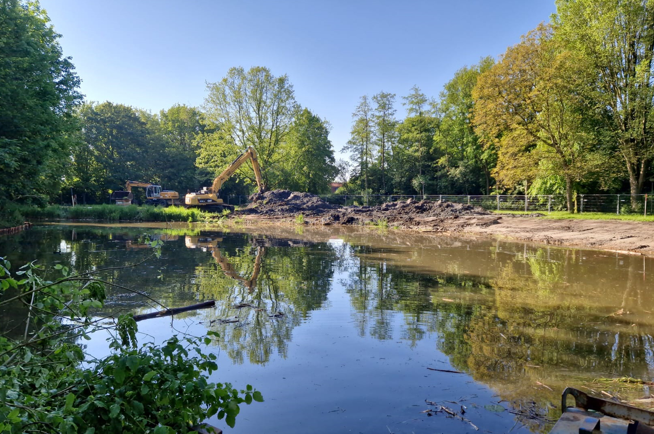 Vrienden Park de Meet Vervangen Oude Beschoeiingen 05